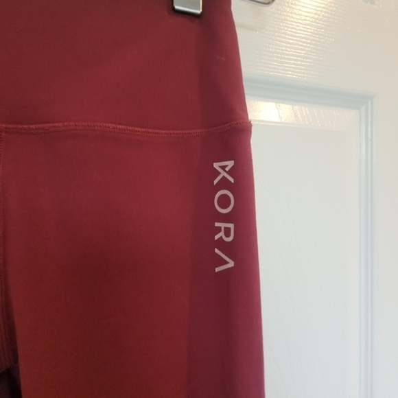 Kora Athletic Workout Leggings‎ Maroon Women's Size  Small - Picture 4 of 13